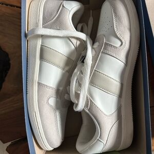 Universal Thread Beige Sneakers